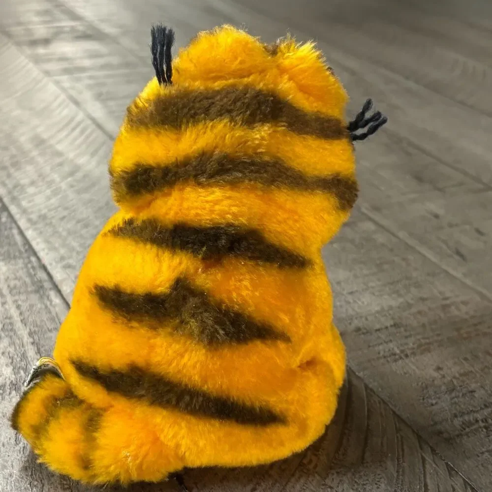 Vintage 1981 Garfield Plush Stuffed Animal Small Heart Valentine